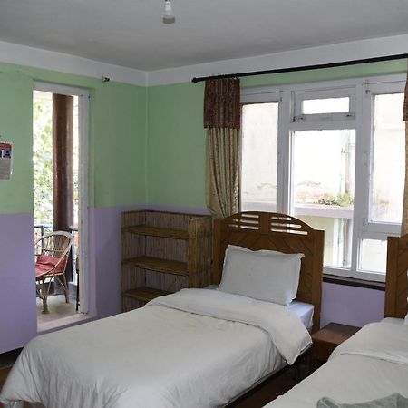 Beehive Hostel Катманду Экстерьер фото
