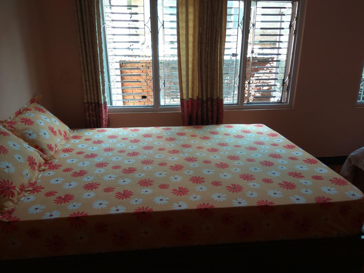 Beehive Hostel Катманду Экстерьер фото
