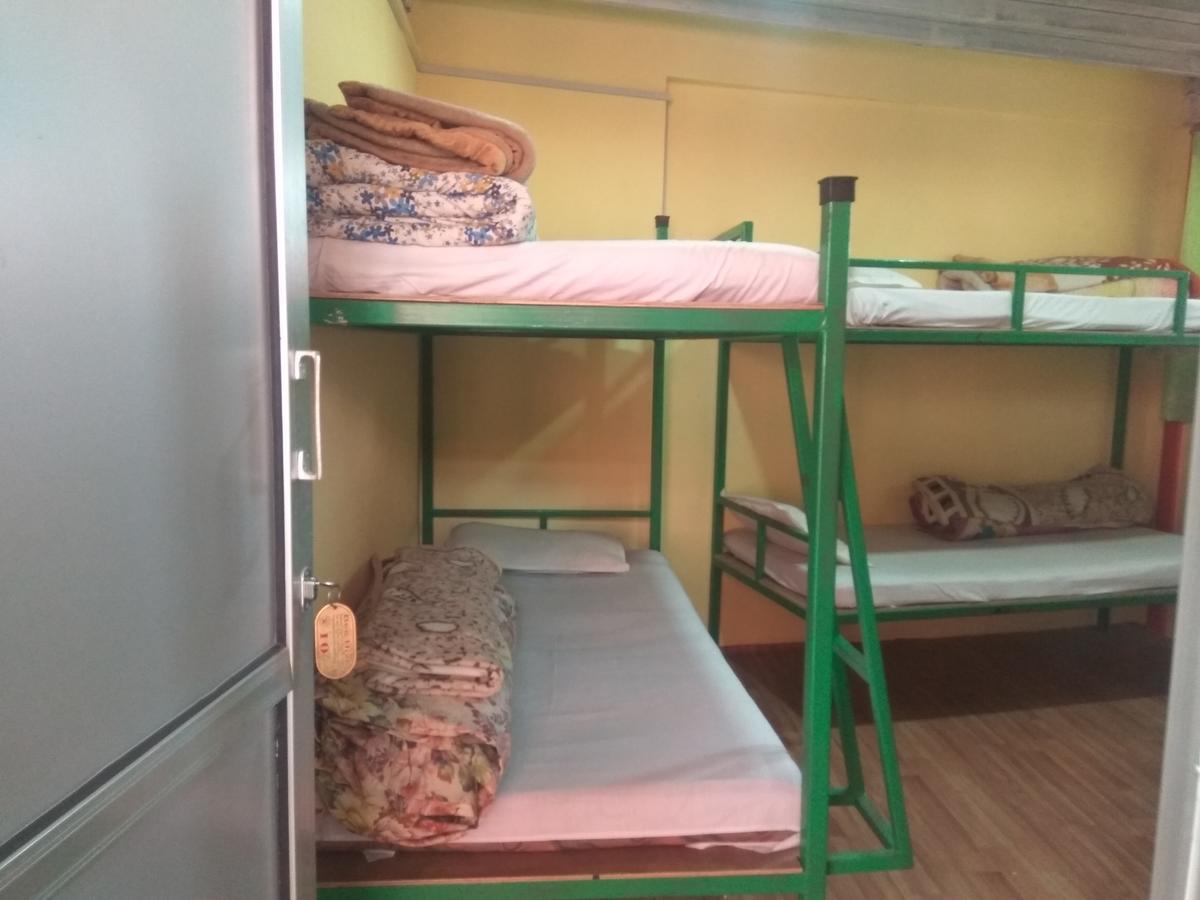 Beehive Hostel Катманду Экстерьер фото