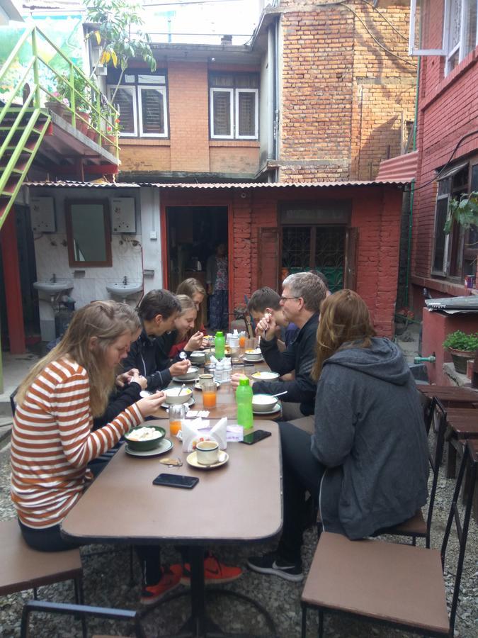 Beehive Hostel Катманду Экстерьер фото