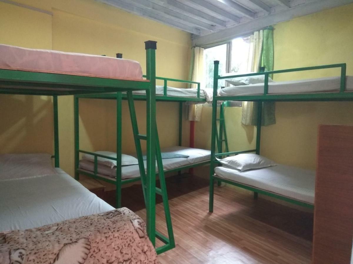 Beehive Hostel Катманду Экстерьер фото