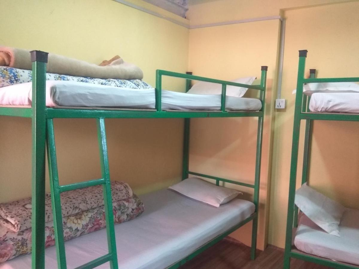 Beehive Hostel Катманду Экстерьер фото