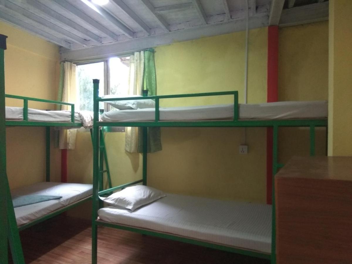 Beehive Hostel Катманду Экстерьер фото