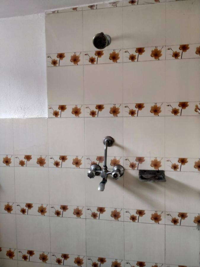 Beehive Hostel Катманду Экстерьер фото